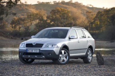 Skoda octavia (typ: 1z) emelő rugó